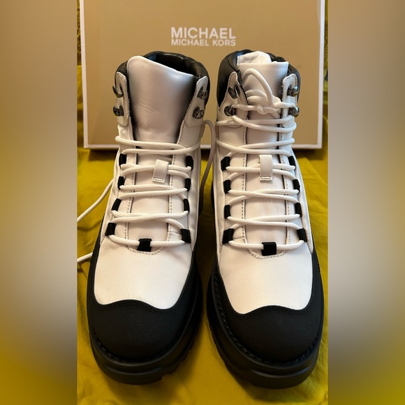 MK - Dupree Hiker Bootie - Picture 2 of 10